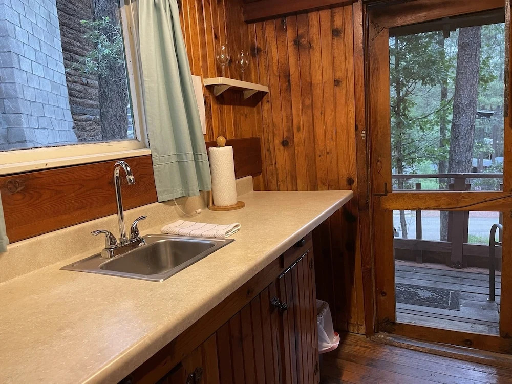 Casey's Cabins
