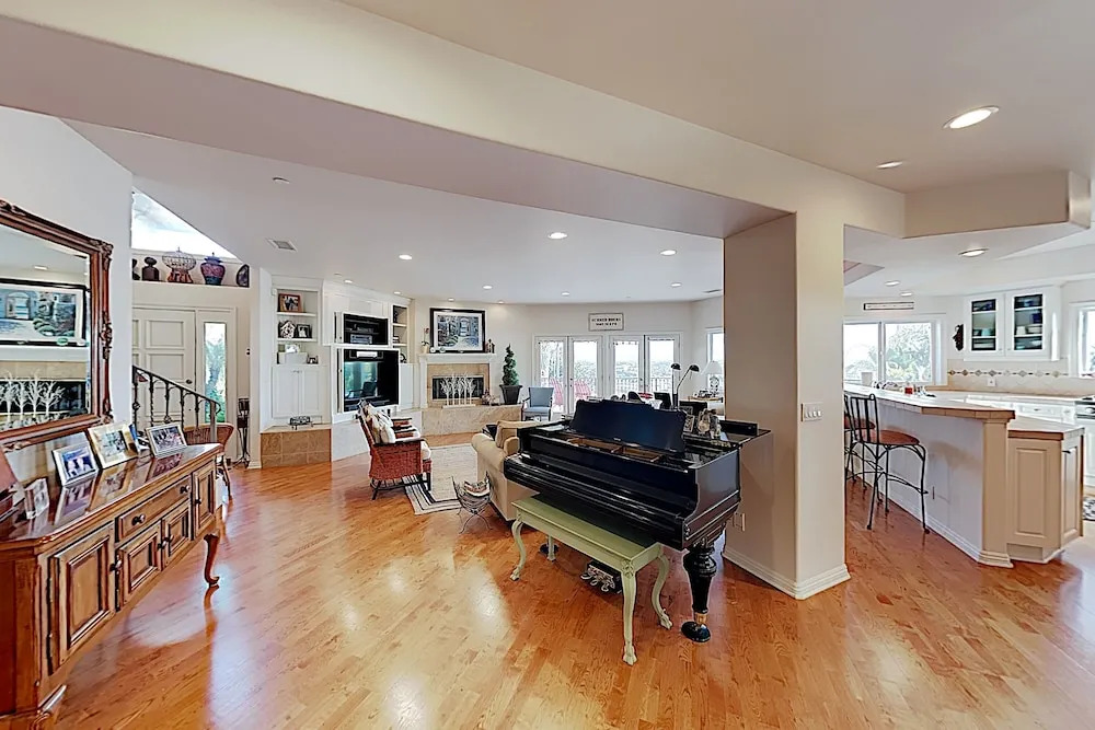 New Listing! Hillside Beach House w/ Ocean Views home