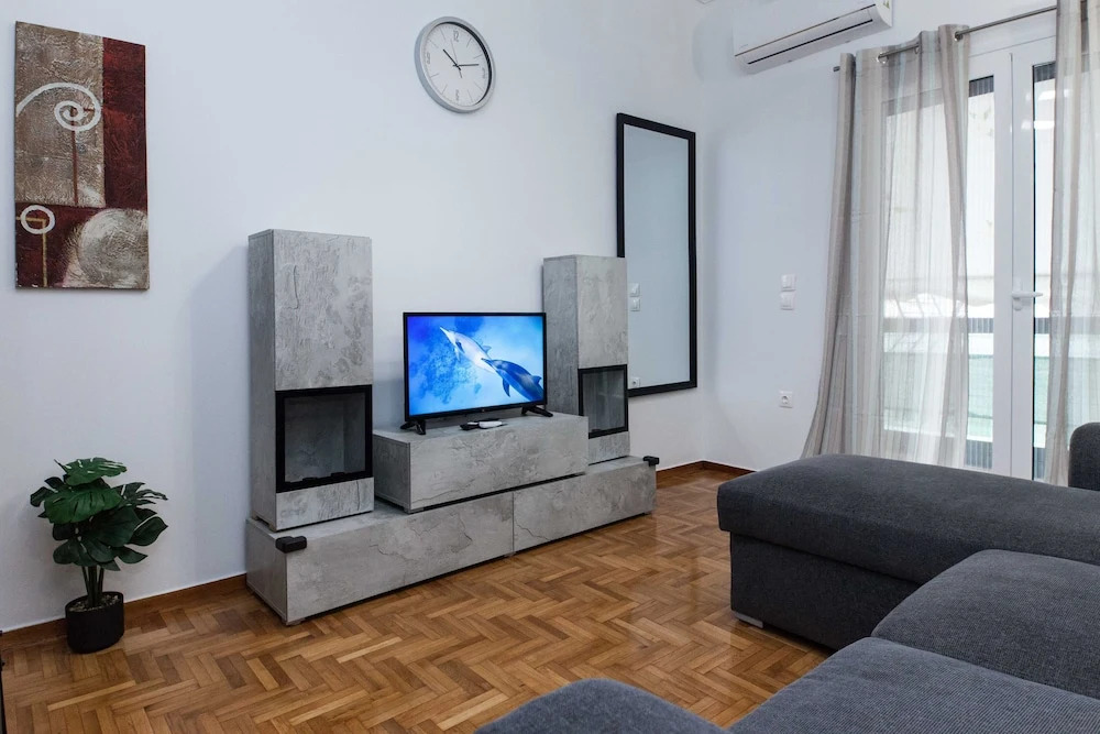 Modern Cozy 1 Bd Piraeus Perfection Apt