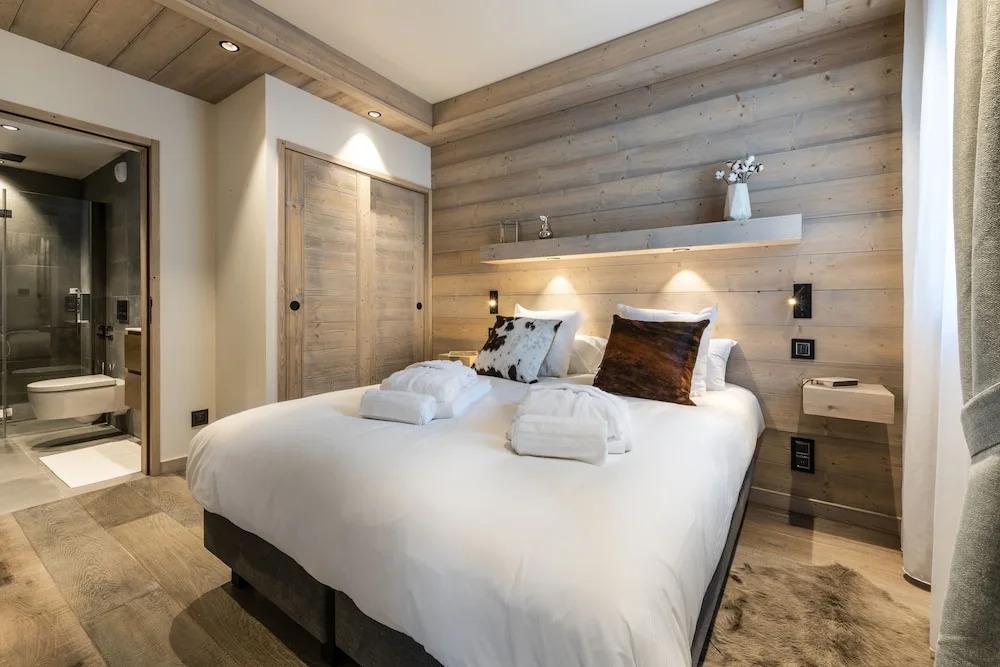 Alaska Lodge by Alpine Resorts