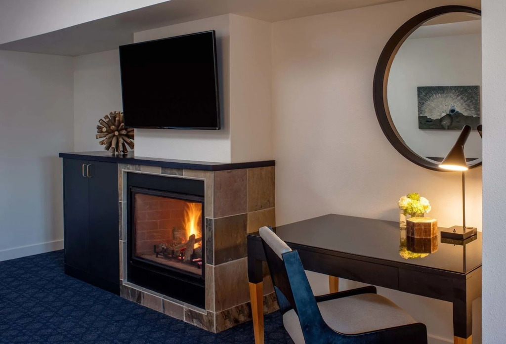 Rivers Edge Hotel Portland, Tapestry Collection by Hilton