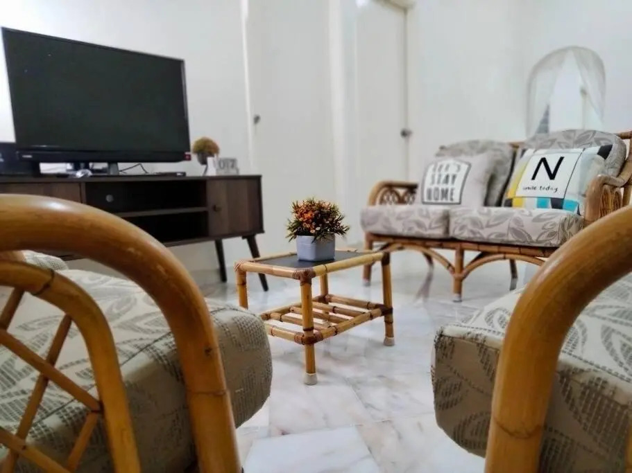 Homey 9pax 3BR MRT Cheras Tmn Suntex I HomeBrickz