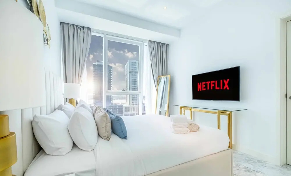 LUX The Pad Executive Suite Canal View 1