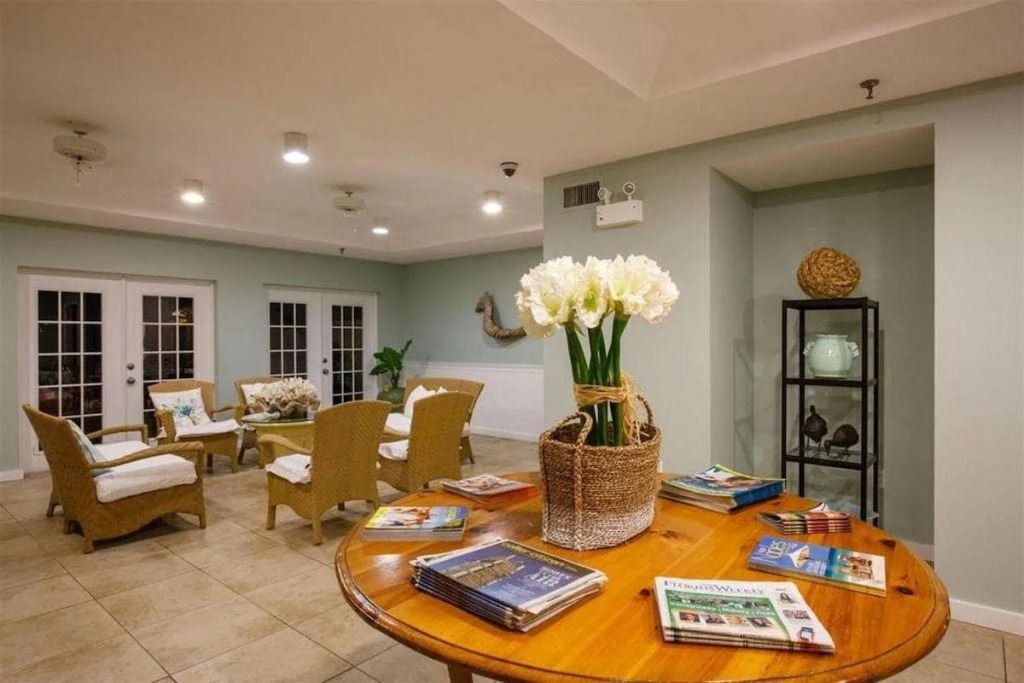 Naples Garden Inn