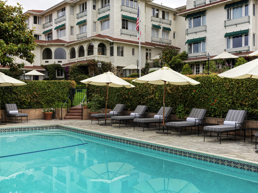 La Playa Hotel