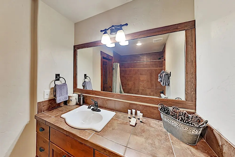 67cpcc10 2 Bedroom Condo