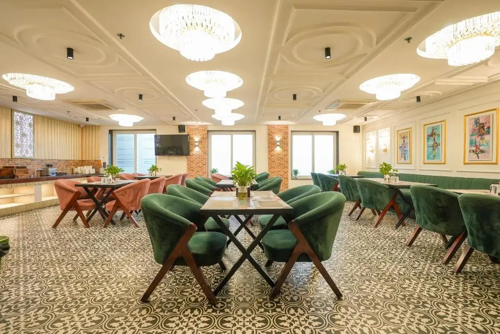The Riverstone Inn - Near India Expo Centre and Mart
