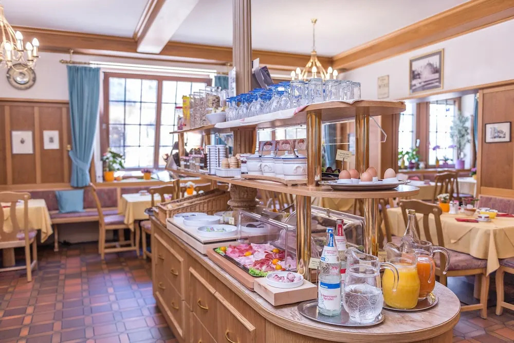 TIPTOP Hotel Garni Pfauen