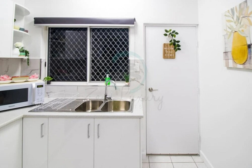 ZEN GARDEN - 2 BR Cozy Modern Design Apt