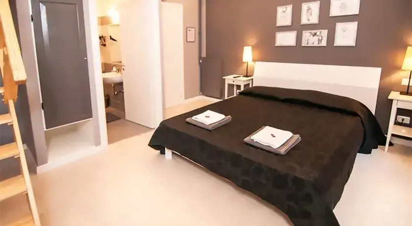 S.2 - Rooms of Colors B&B
