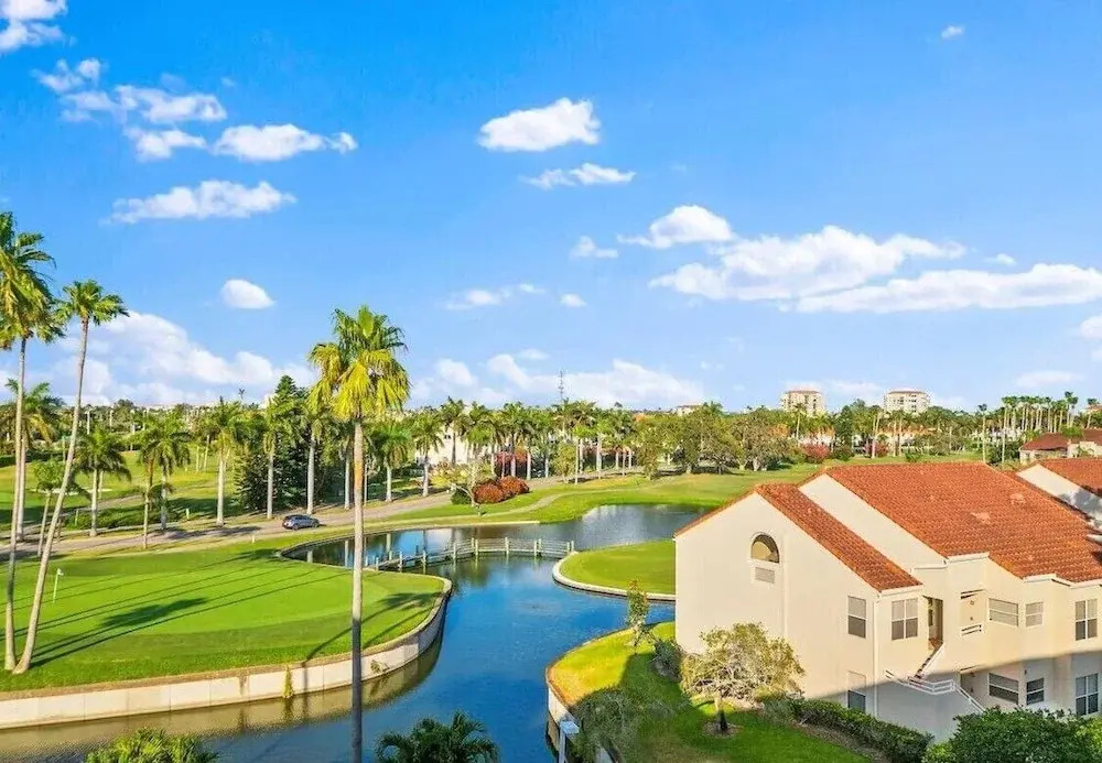 Bahia Vista 17-881 by Distinctive Beach Rentals