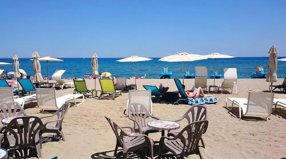 Apartment With 2 Bedrooms in Sainte-marie-la-mer, With Furnished Terrace - 30 m From the Beach
