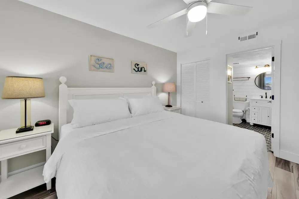 Pelican Beach 307