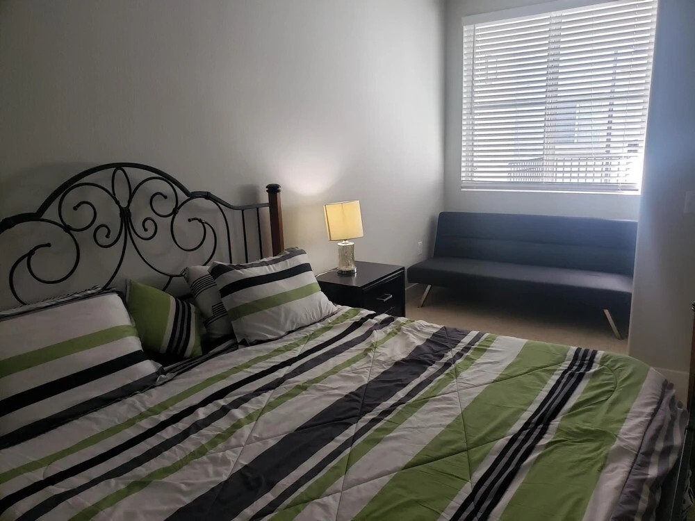 Yes it s Right 2 Suites and 3 Baths in the Heart of San Diego FB2