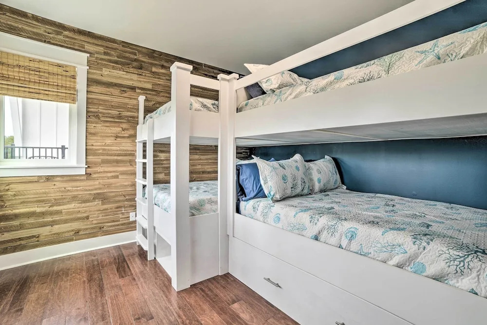 Beach Retreat w/ Rooftop Deck, Walk to Beach!