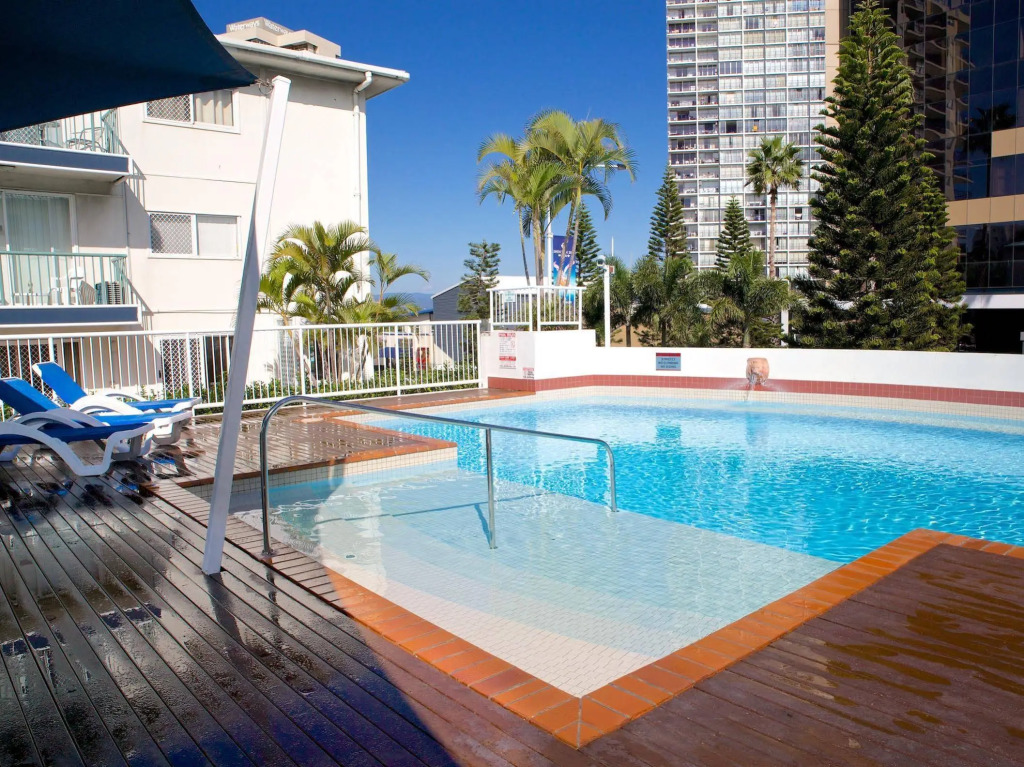Raffles Royale