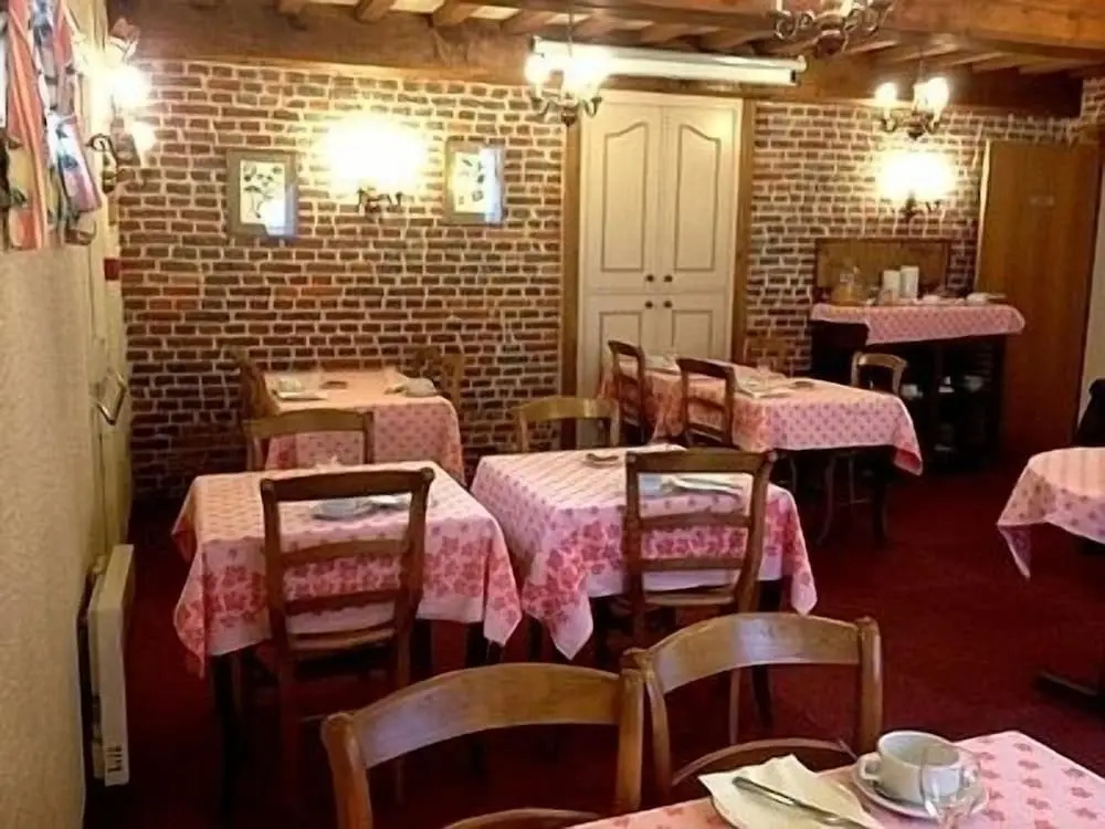 Hôtel Restaurant La Paix La Robe et le Palais