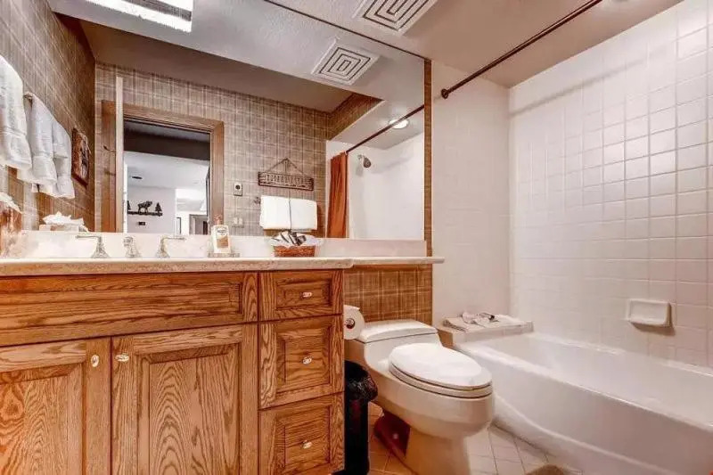Ski, in Ski out 3 Bedroom Vacation Condo with Resort Amenities