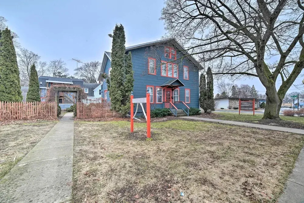 Walk to Waterfront: Dtwn Sturgeon Bay Retreat!