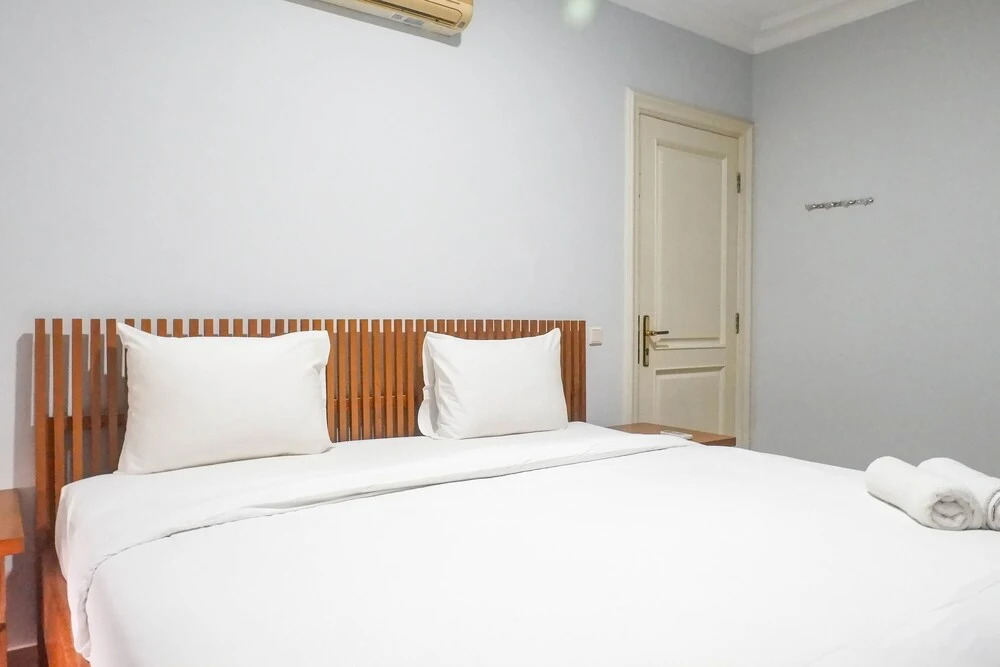 Comfortable And Serene 2Br Apartment With Maid Room At Taman Beverly