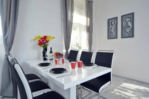 Navratilova Apartments