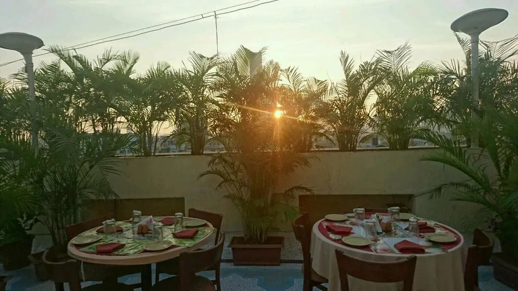 Hotel Mogul Palace - Near Masjid Bunder Mumbai