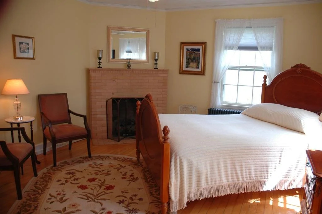 Yale Manor B&B & Yurt Glamping