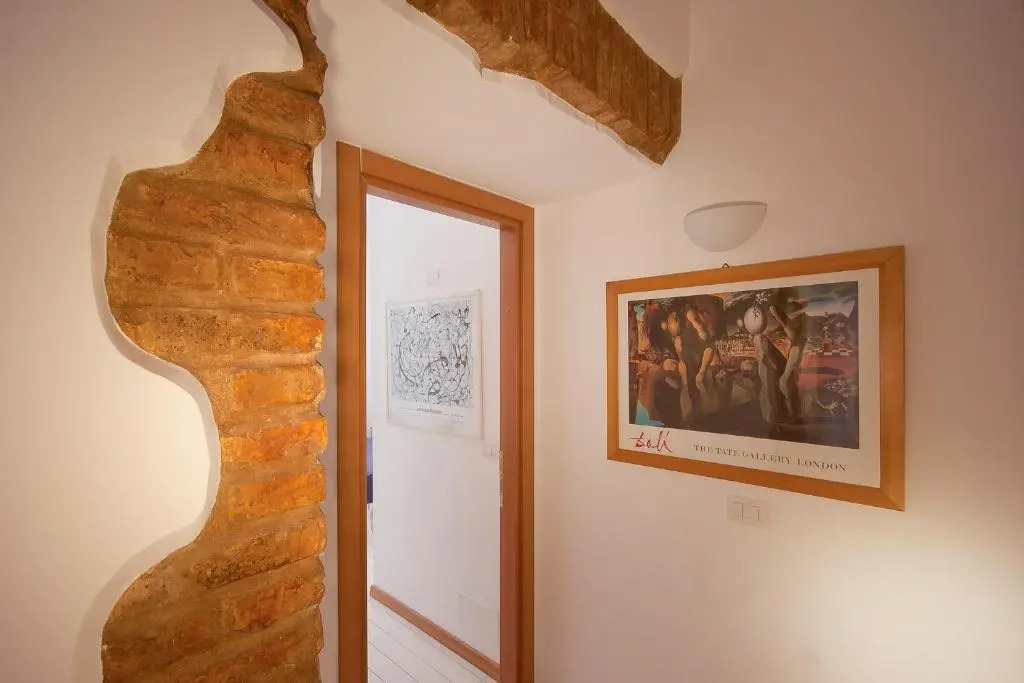 Opera Inn Suites - Rooms and Apartments