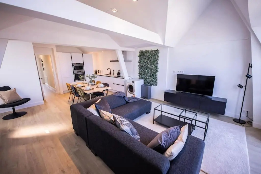 Exceptional 3 Bedroom Serviced Apartment 83m2 -NB304E-