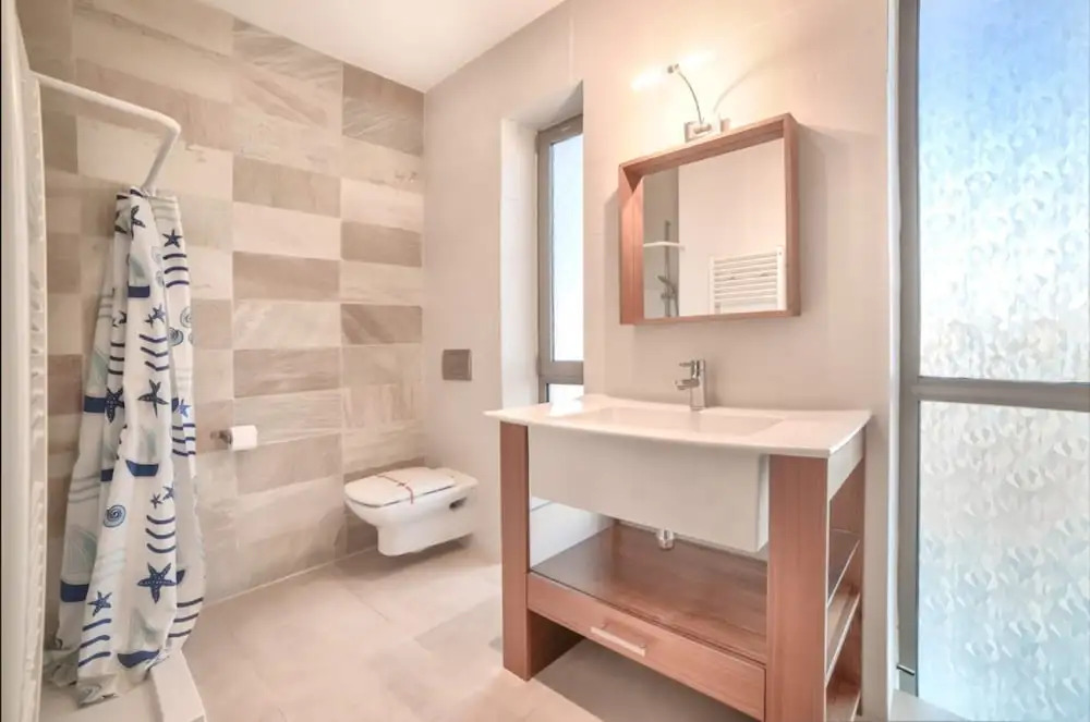 Villa - 5 Bedrooms with Pool and WiFi - 104980