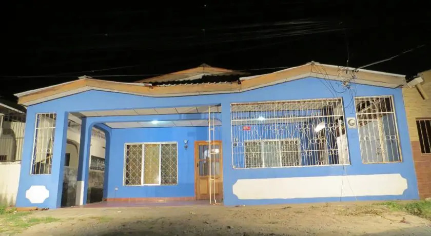 Hostal Guacamayos