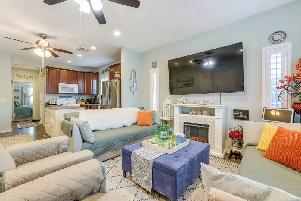 6 Mi to Dtwn Tempe: Dog-friendly Retreat w/ Yard!