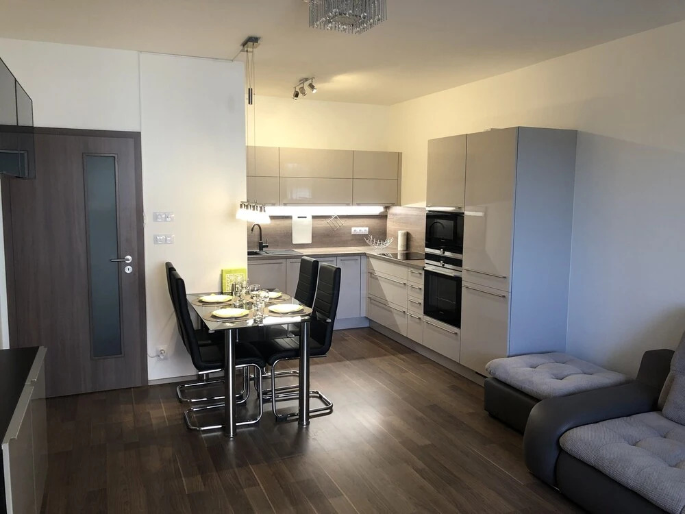 DeLuxe Apartments