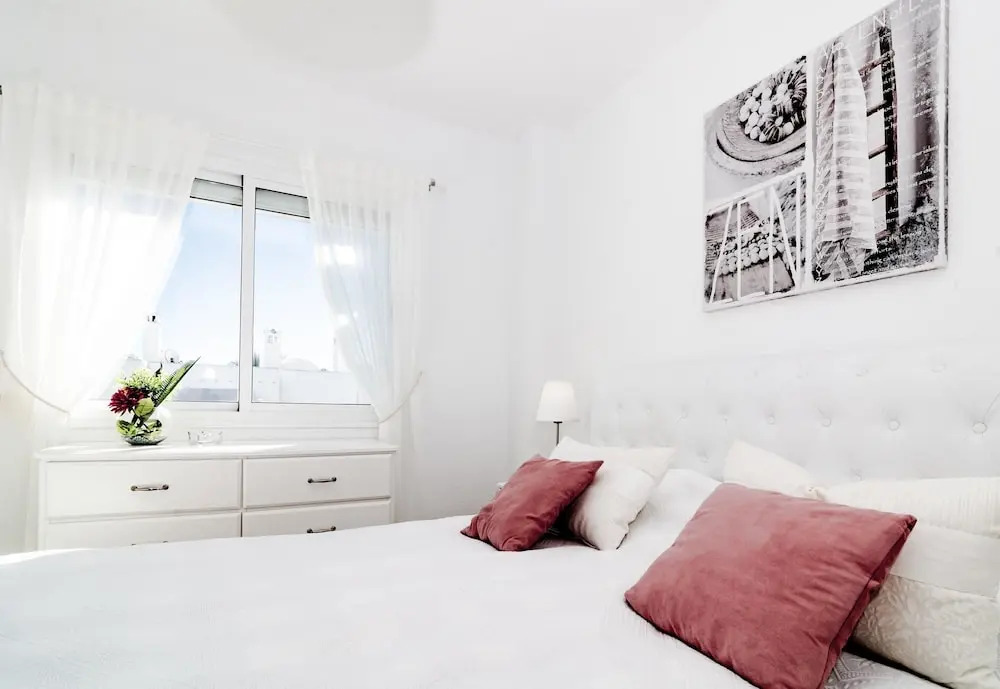 PP- Fantastic 2 bedroom apt with roof top terrace