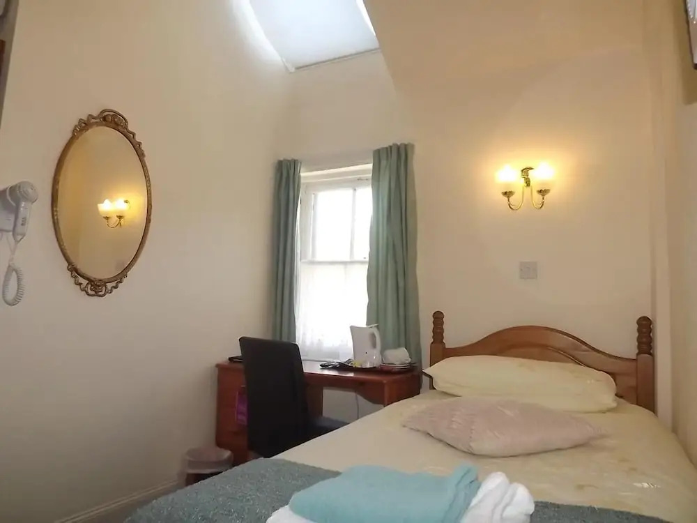 Palace Hotel - Small Hotel