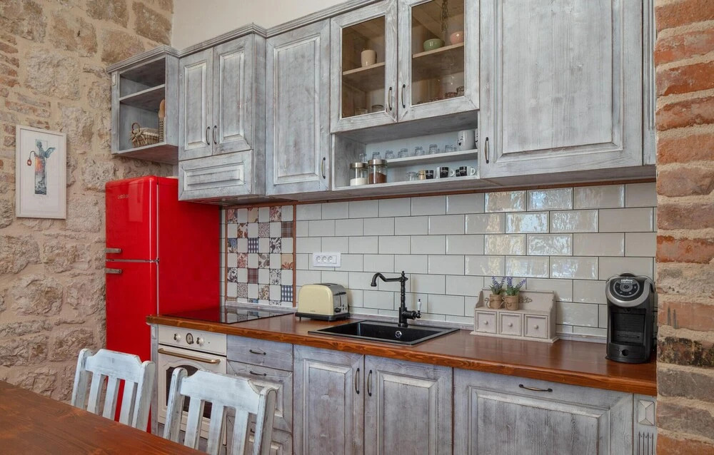 Nice Home in Vis with Hot Tub, WiFi & 2 Bedrooms