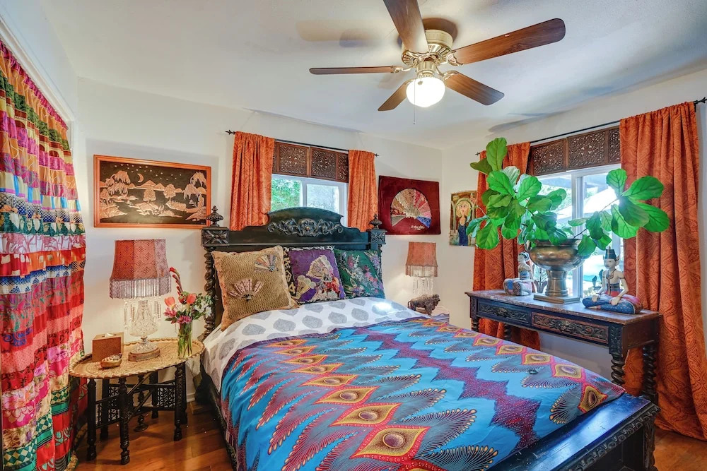 Bohemian Wonderland: Benicia Bungalow w/ Pergola!