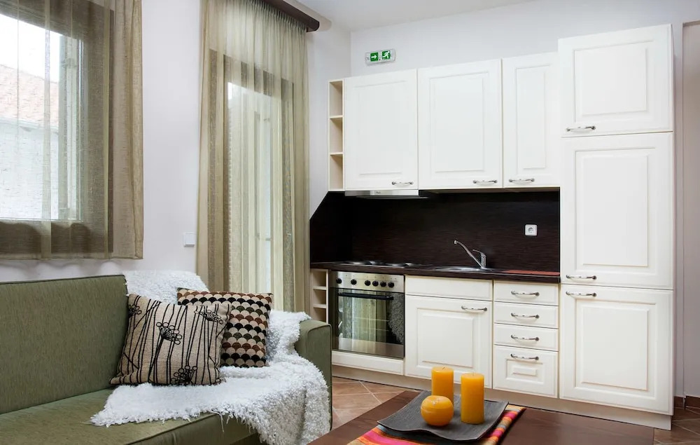 Arktos Suites