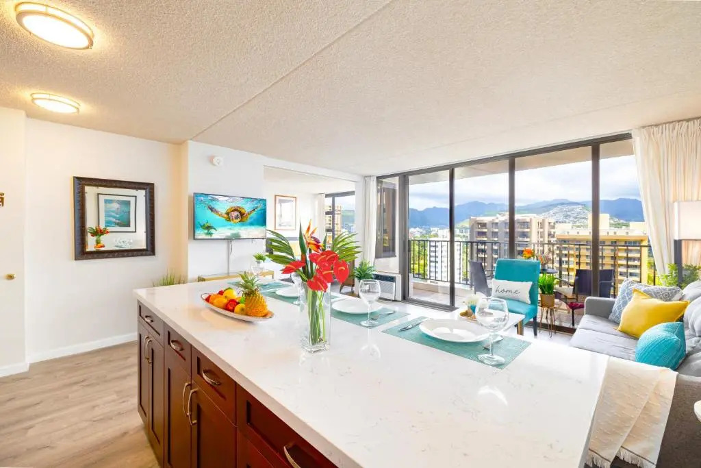 Beautiful 17th Floor Condo with AC, WiFi, Parking - Short Walk to Beach