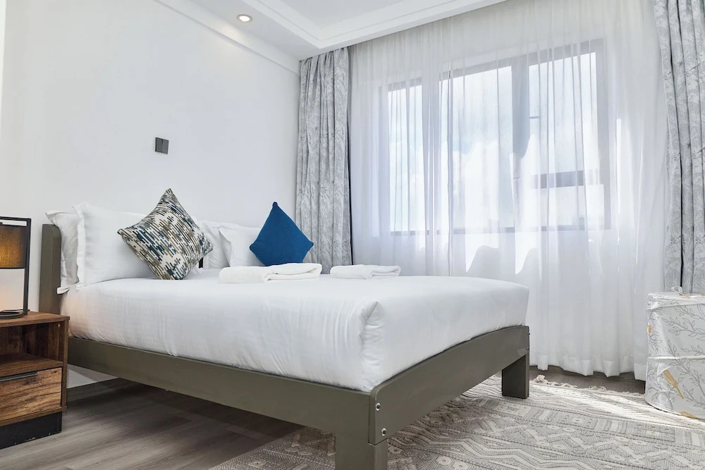 Nari By Edmor Suites