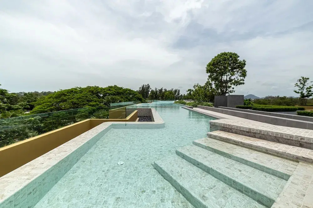 2BR Beachside 200 m to BangTao beach