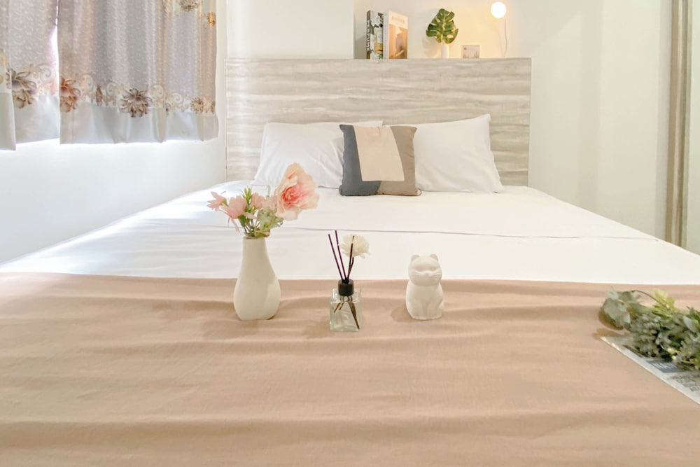 Warm And Restful 2Br At Green Pramuka City Apartment