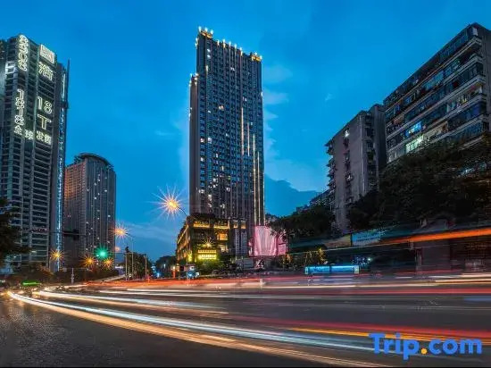 Junlan High-rise River View Homestay (Chongqing Jiefangbei Area Hong Ya Dong)