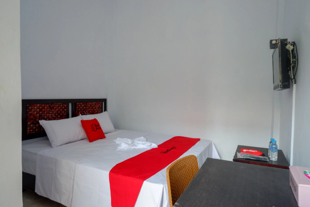 RedDoorz Syariah near Alun Alun Balai Kota Tegal