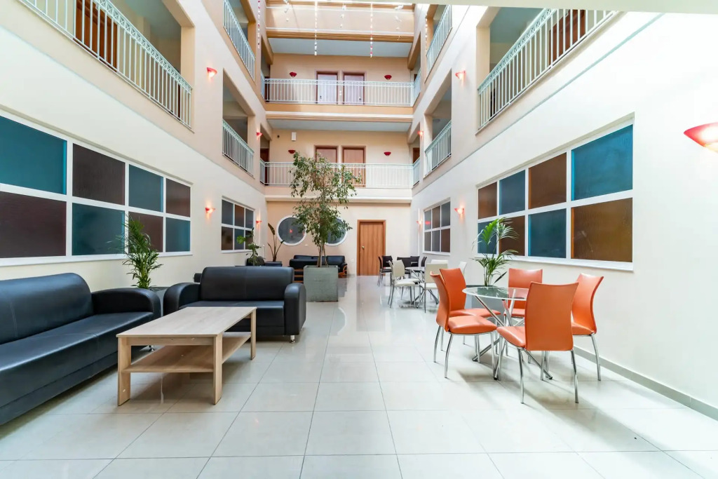 Atrium Hotel