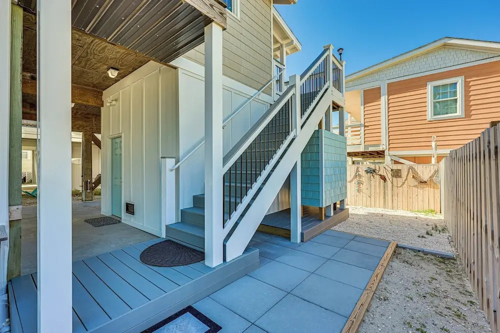 Ocean-view 'sea Gem' Bungalow: Steps to Beach!