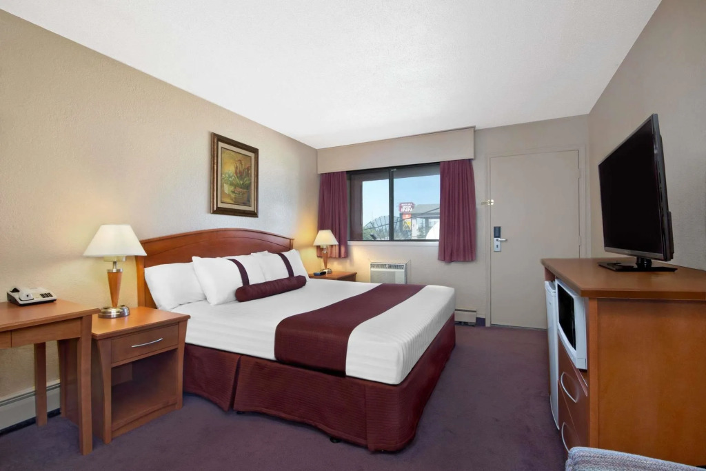 Coast Red Deer Hotel