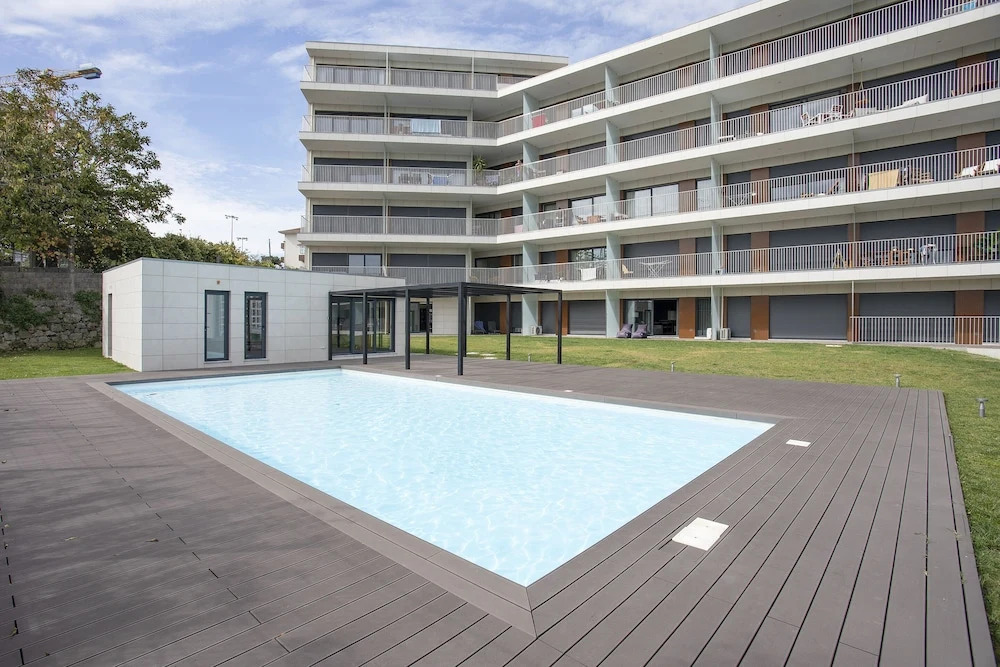 Liiiving in Porto - Dragão Pool View