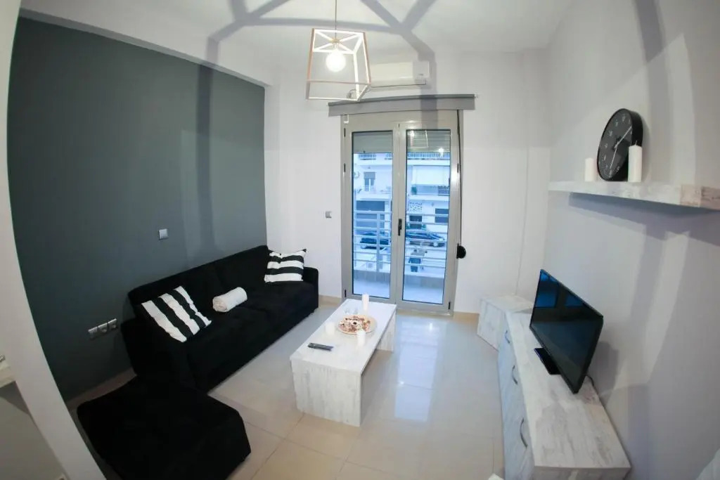 Lak Peristeri Homes 50m from metro station