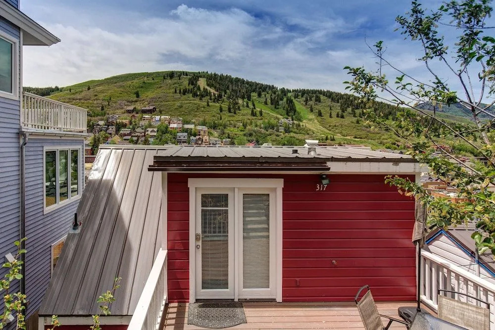 Ontario Park City bungalow